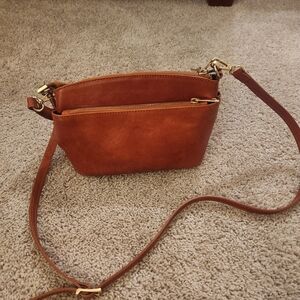 Divina Firenze Women’s Tan Leather Crossbody Bag - Classic Everyday Style